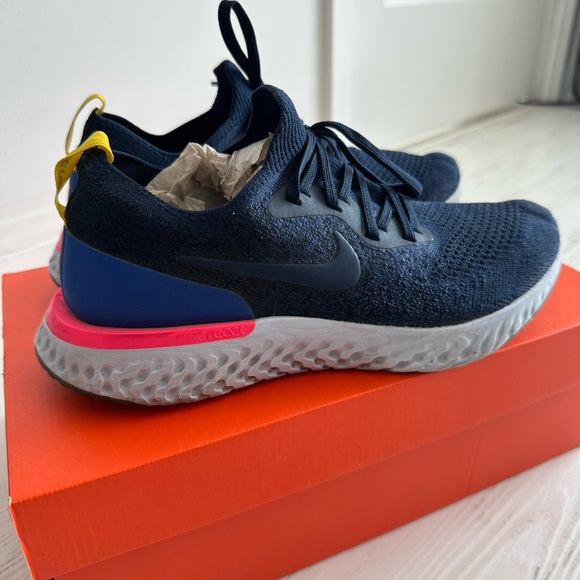 Nike Epic React Flyknit W8.5 - Picture 2 of 6